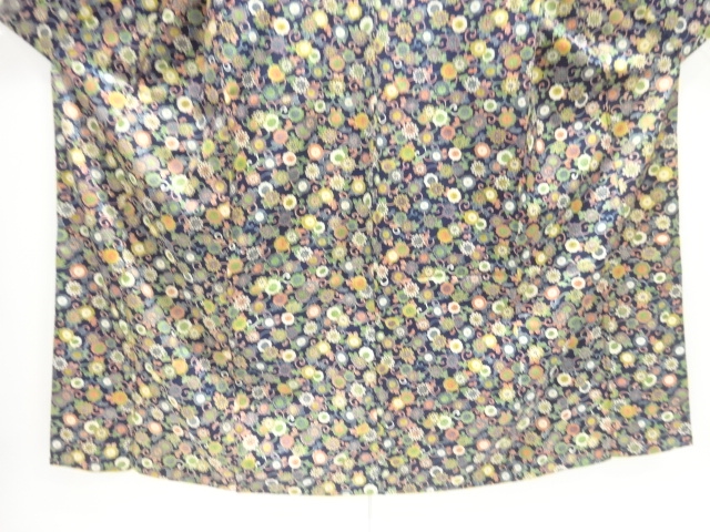  菊唐草模様小紋着物